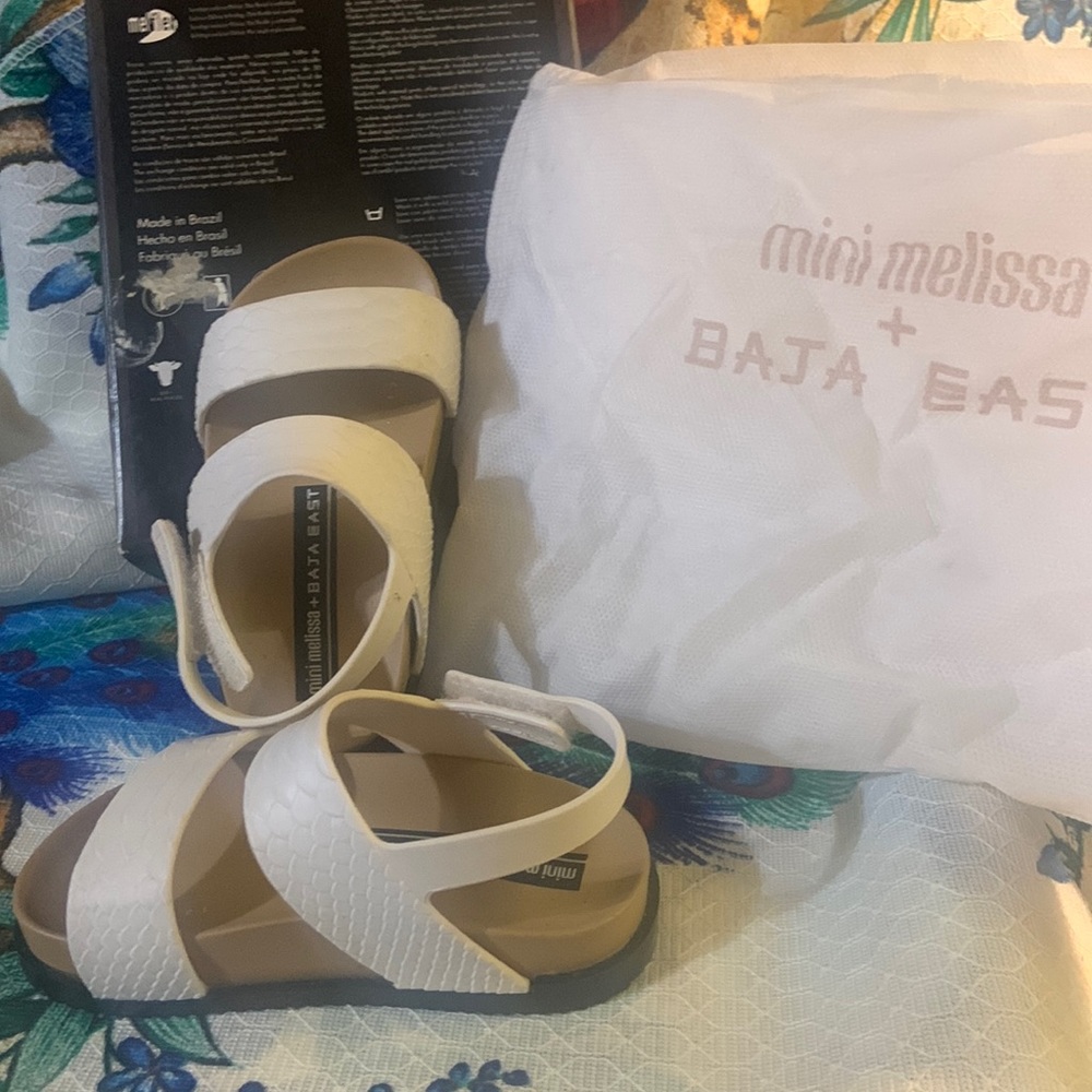 BRAND NEW MINI MELISSA